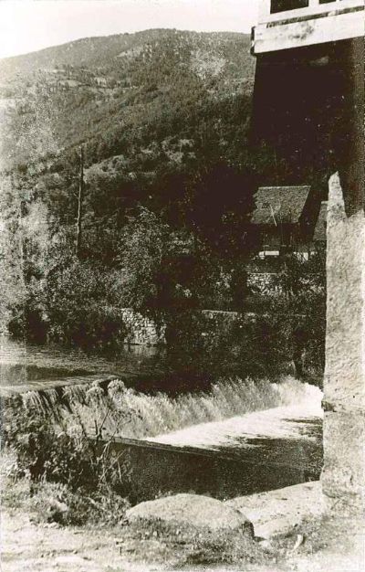 La chute du second moulin d'Engomer (aval).